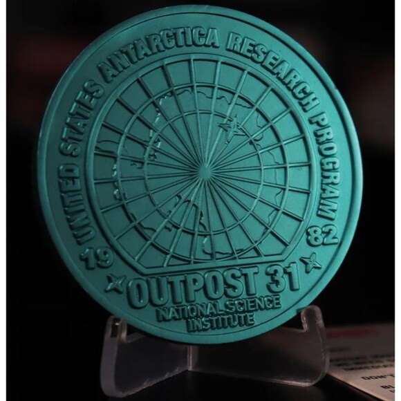 The Thing Limited Edition Outpost 31 Medallion Embossed Collectible Figurine - Picture 4 of 5